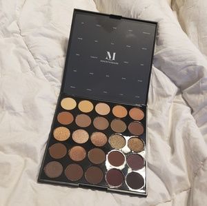 NWOT 25B Morphe 25B eyeshadow palette